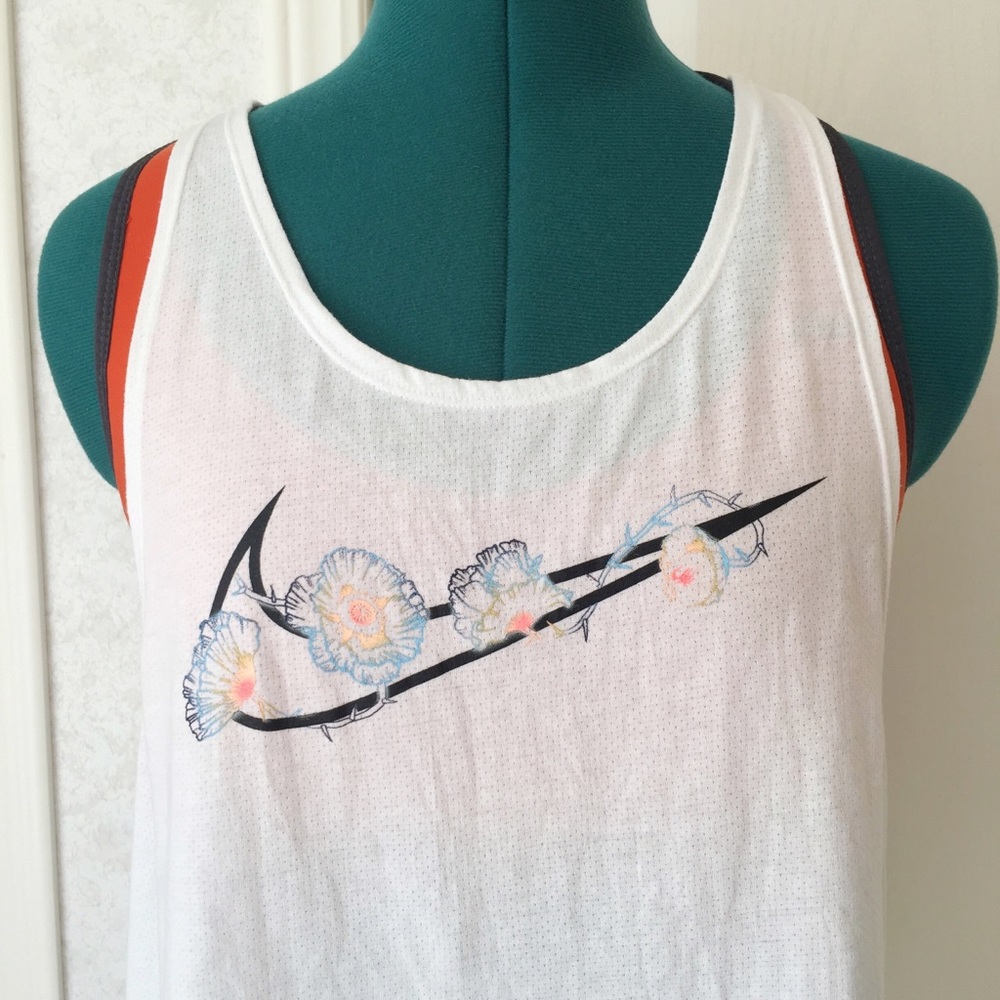 Nike Running Backless Dri-Fit White Tank, Medium - Picture 5 of 14
